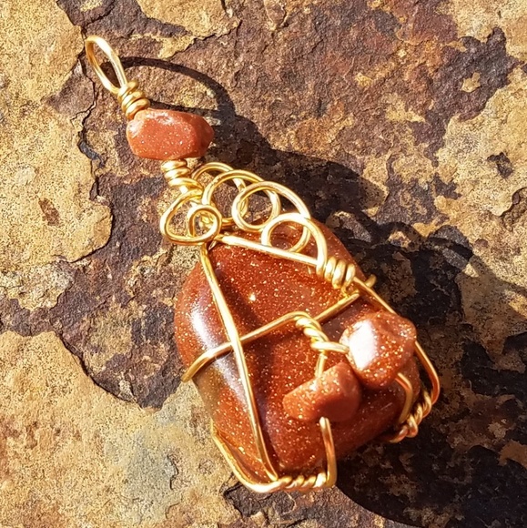 SOLD SALE!!! Sparkly Goldstone Crystal Pendant Necklace - Picture 2 of 6